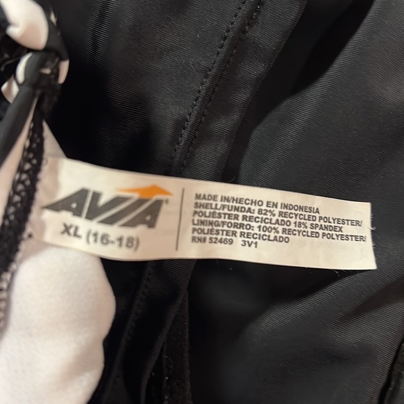 Avis size 16/18 swimsuit - Picture 6 of 6